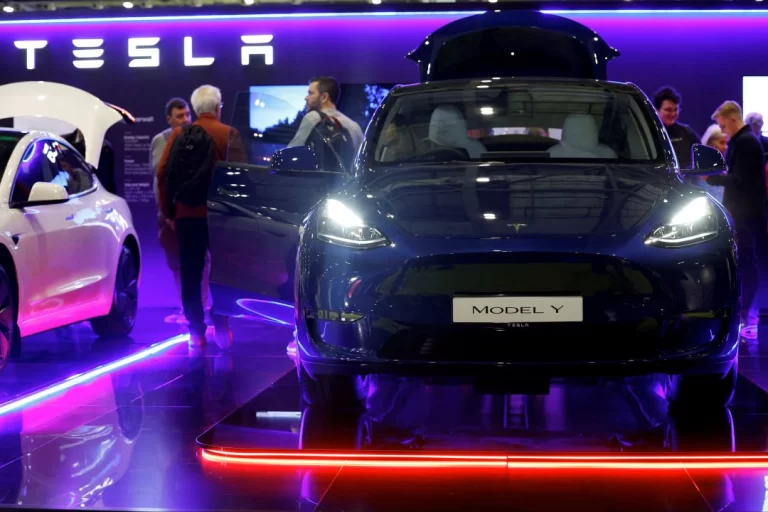 Tesla Signs $16.5 Billion Chip Deal With Samsung, Boosting Korean Foundry Hopes