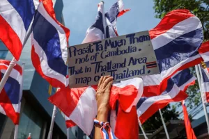 Fighting resumes between Thai and Cambodian troops despite U.S.-brokered cease-fire claims. Tensions rise near disputed temples as both sides trade accusations.