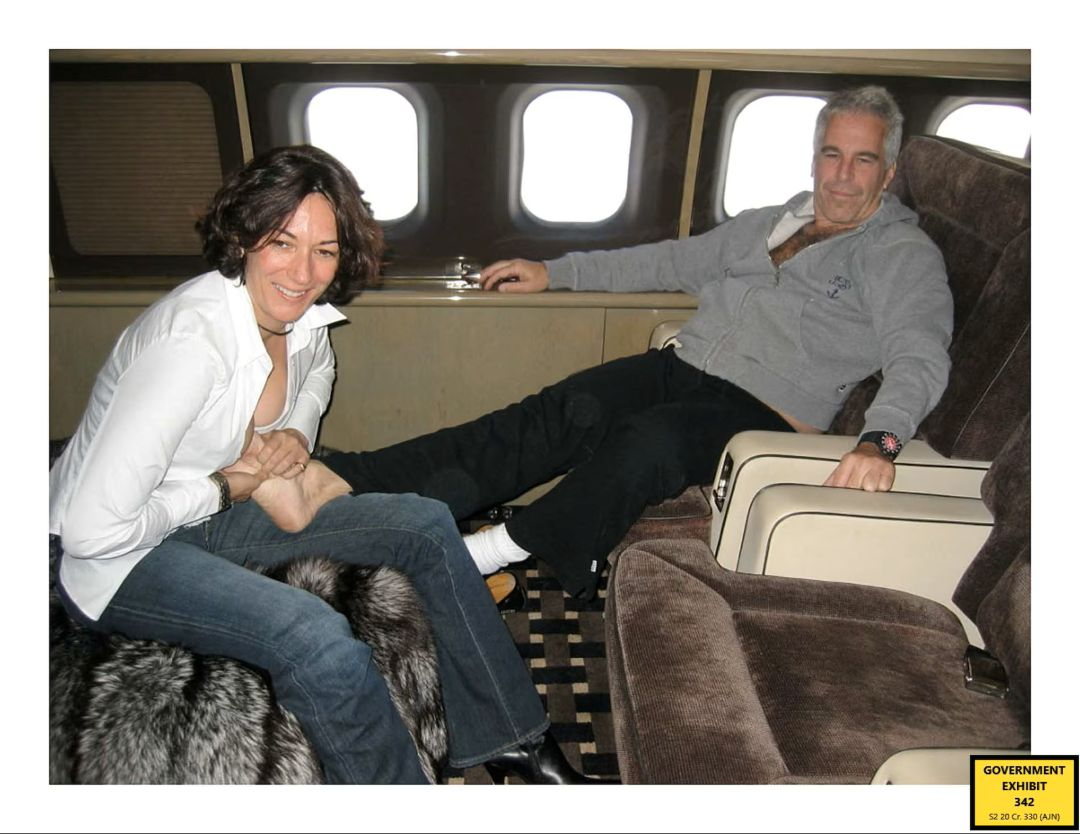 Ghislaine Maxwell has been moved to a minimum-security prison in Texas after meeting with a top Justice Department official. The transfer follows renewed interest in the Epstein case. #GhislaineMaxwell #Epstein #JusticeDepartment #SexTrafficking