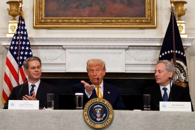 Bitcoin Falls as Trump Escalates Trade War with China