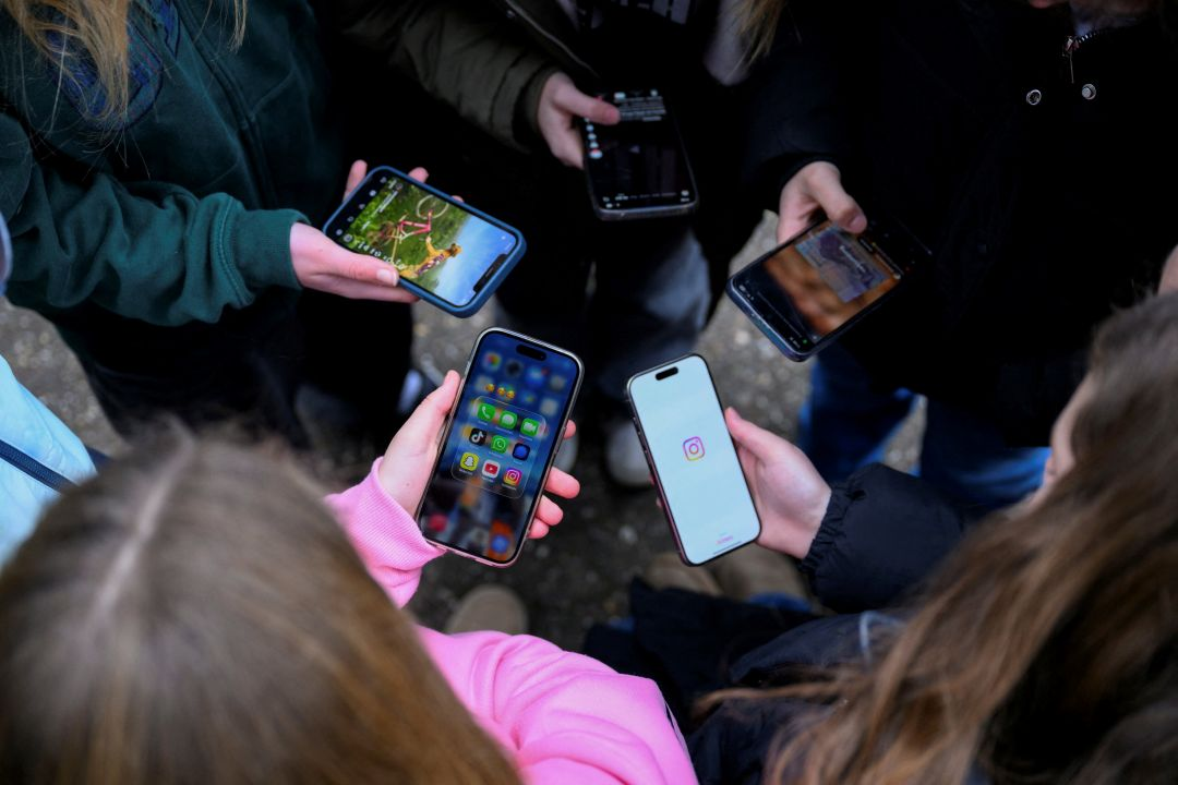 A U.S. jury has ruled that Instagram and YouTube’s design features can contribute to addiction, ordering Meta and Google to pay damages in a landmark case that may trigger more lawsuits.