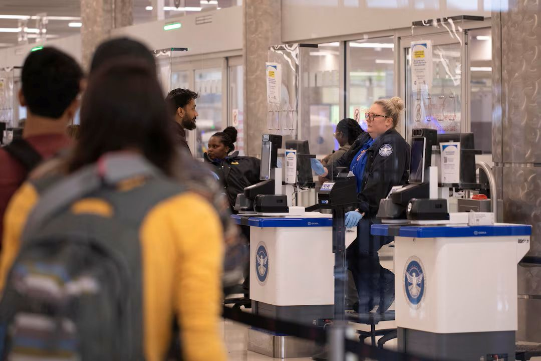 Trump plans an executive order to pay TSA workers as the government shutdown stretches past 40 days, raising concerns over airport delays and staffing shortages.